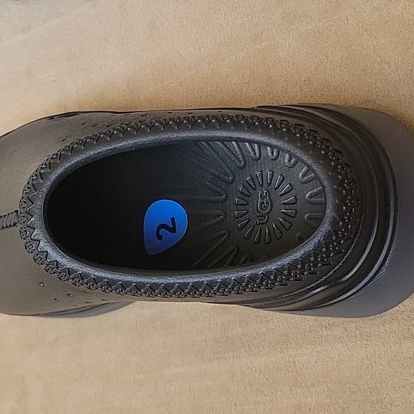 NWT UGG K TASMAN SPORT, SIZE 2 Kids, Black and Gray Color - Picture 4 of 10